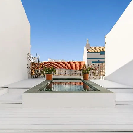 Skylight بيت للعطل *
